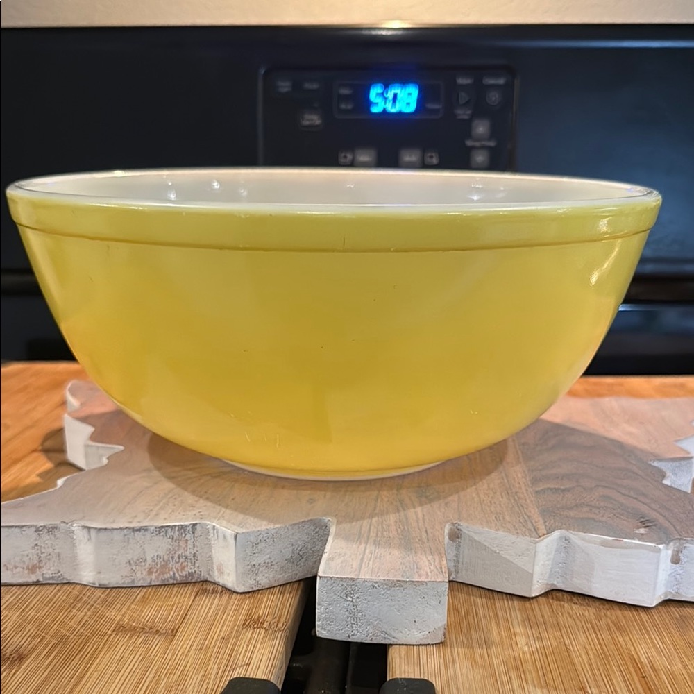 Vintage Pyrex Yellow Bakeware Mixing Bowl